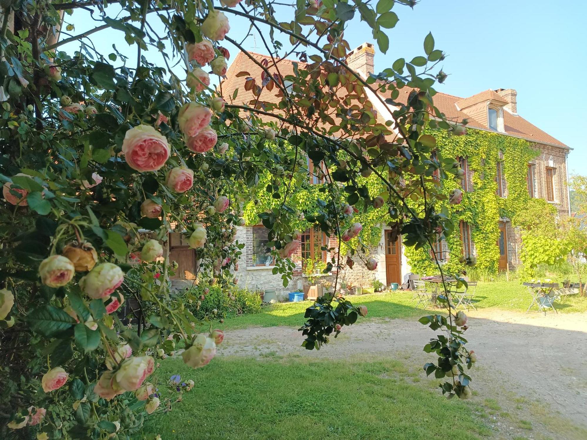 Les Jardins De Felicie Villa Poses Exterior photo