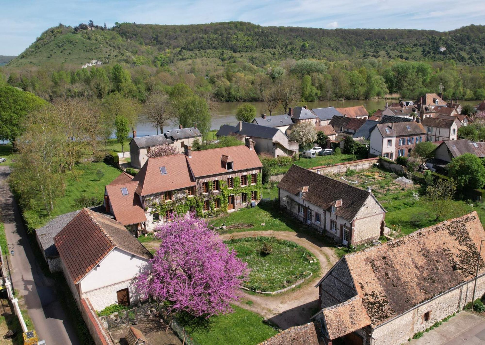 Les Jardins De Felicie Villa Poses Exterior photo
